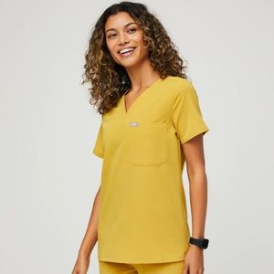 Catarina One-Pocket Scrub Top